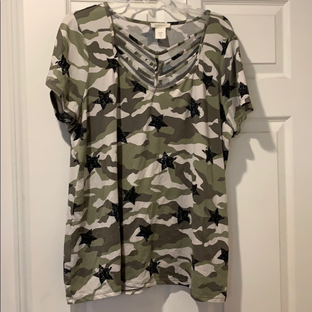 PLUS camo print cage front tshirt NWOT